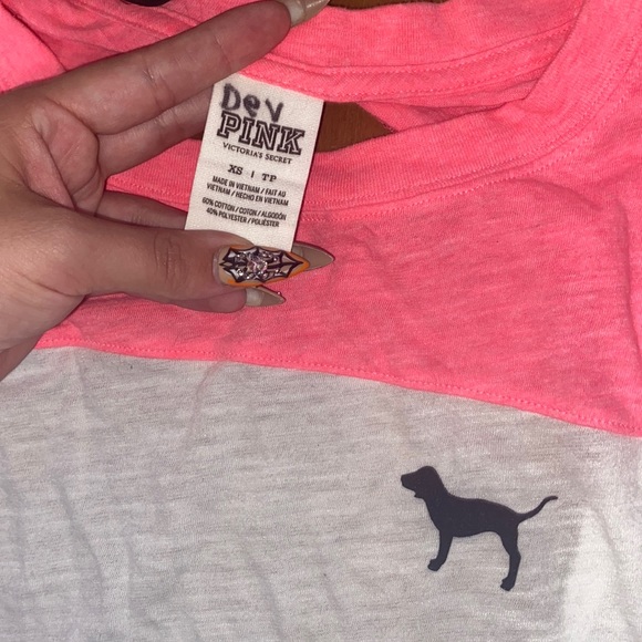 LIKE NEW- VICTORIAS SECRET PINK LONG SLEEVE CUT OUT SHIRT - SIZE XS - Picture 3 of 5